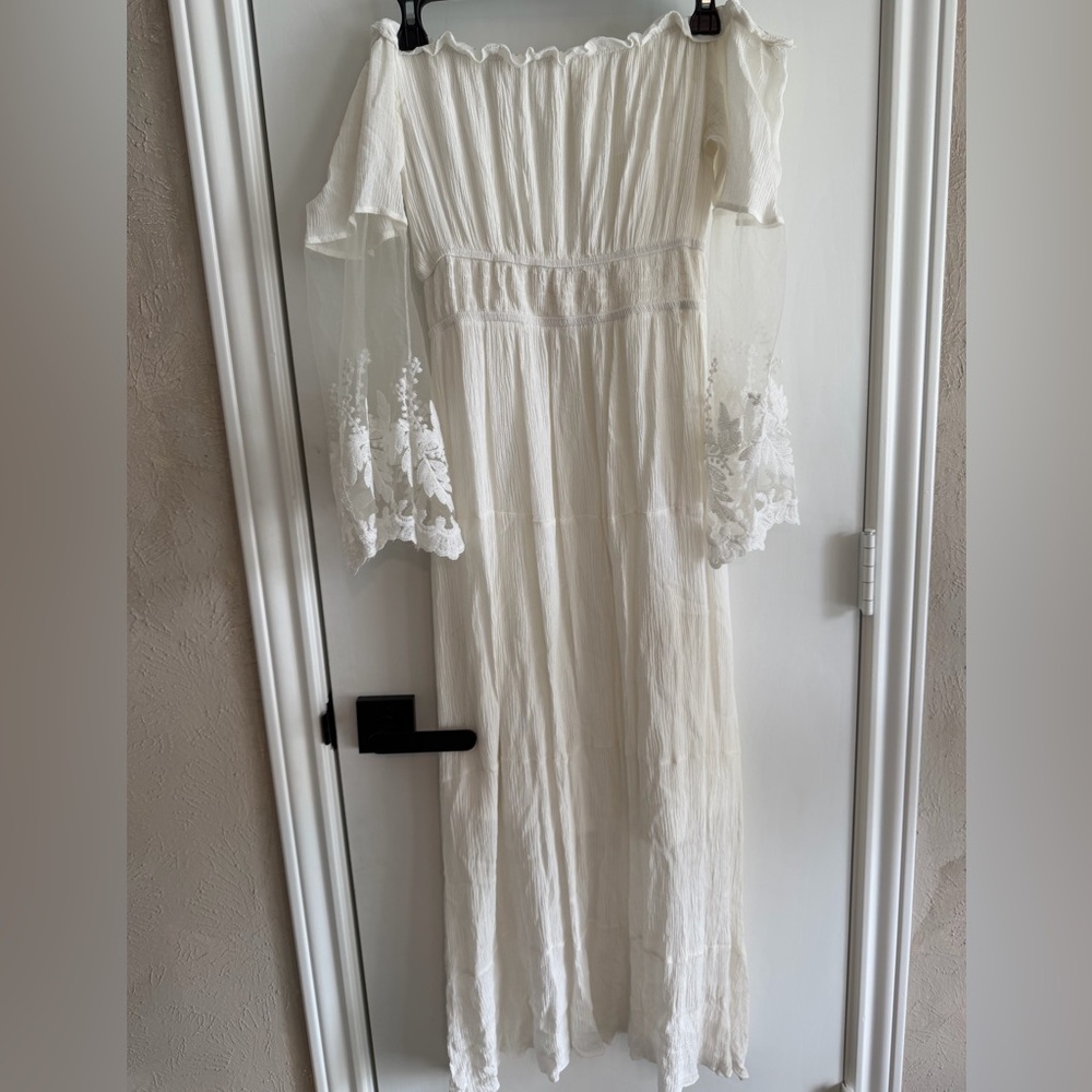 Women's White Boho Lace Sleeve Maxi Dress size S Feminine Hippie